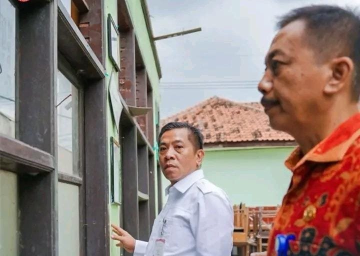 Tinjau SDN Dawuan Tengah 1, Bupati Aep Tekankan Standar Keselamatan