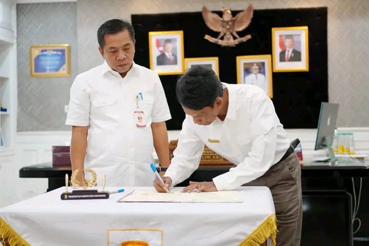 Pemkab Karawang Teken MoU dengan Apjatel, Kabel Telekomunikasi Akan Ditata Lebih Rapi dan Aman