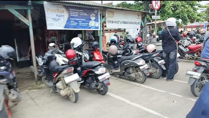 Kasatlantas Baru Polres Karawang Diuji: Mampukah Berantas Parkir Liar di Depan Mapolres?