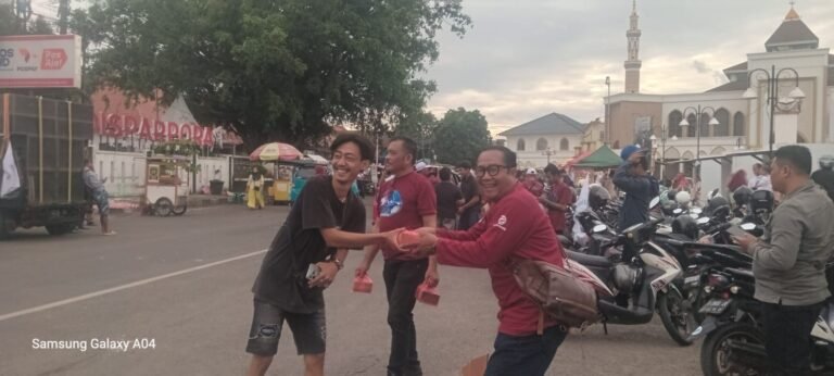 Usai Permintaan Maaf Pihak Unsika, IWOI Karawang Konvoi Bagikan Ratusan Takjil