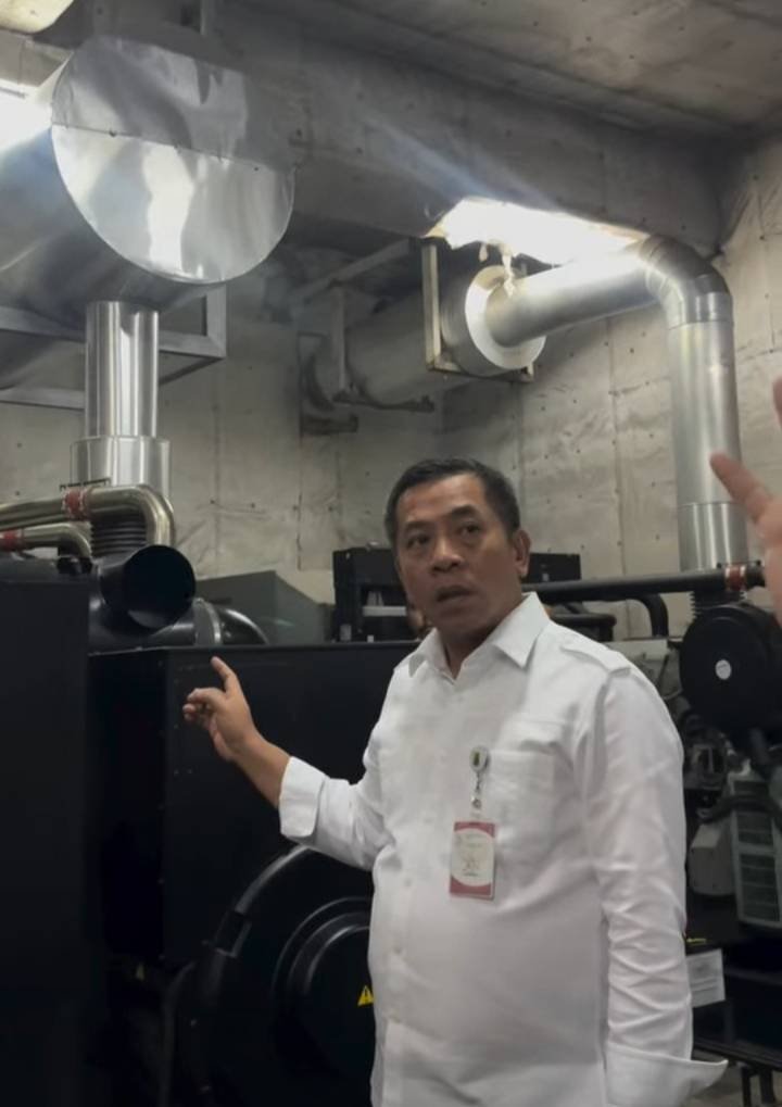 Bupati Karawang H. Aep Syaepuloh Tinjau Penanganan Gangguan Listrik di RSUD Karawang