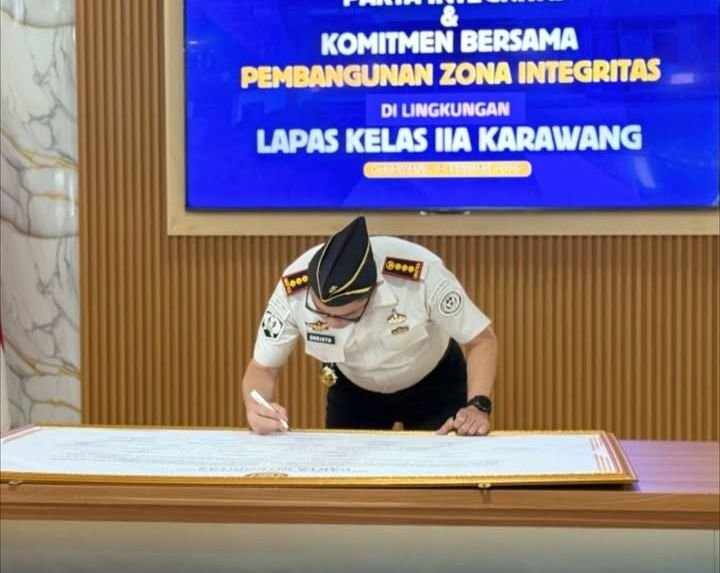 Perkuat Integritas Pelayanan, Lapas Kelas IIA Karawang Teken Pakta Integritas