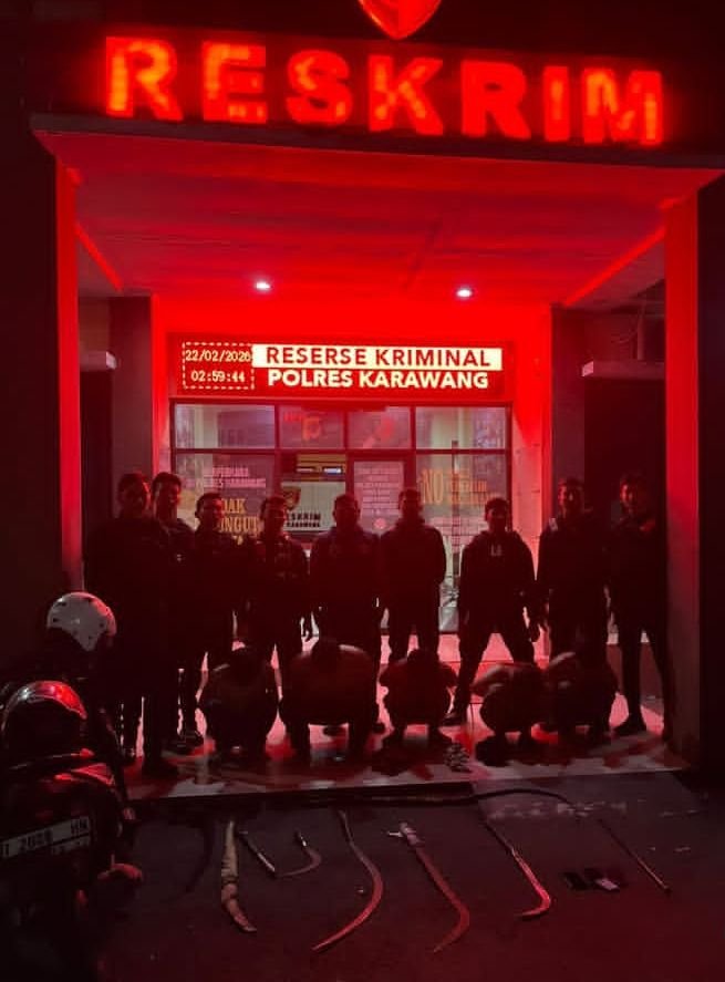 Polres Karawang Gagalkan Tawuran “Perang Sarung” Bersenjata Celurit, Lima Remaja Diamankan