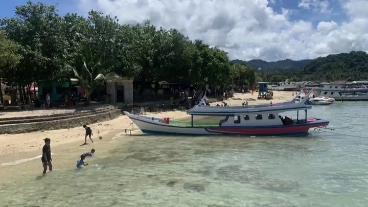 Dispar Sebut Kunjungan Wisata Pantai di Pesawaran Naik 25–30 Persen Saat Libur Lebaran