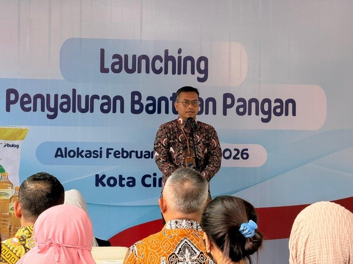 Jaga Daya Beli Warga, Pemkot Cirebon dan Bulog Salurkan Bantuan Pangan ke 22 Kelurahan