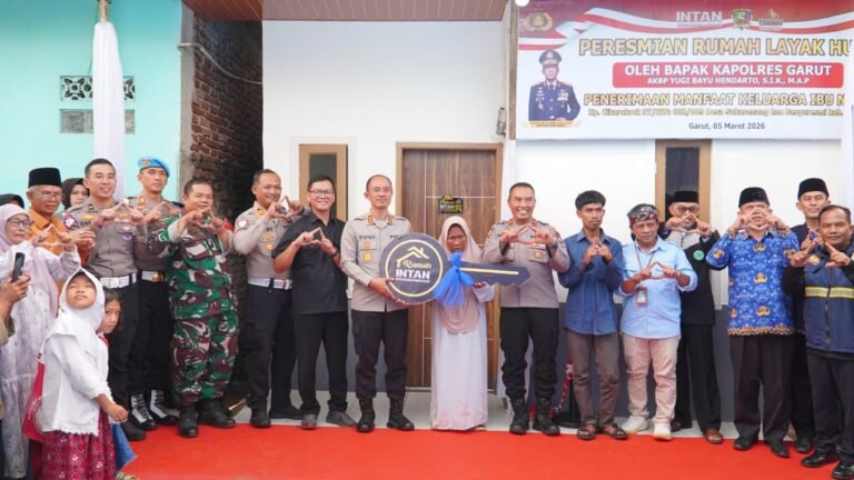 Kapolres Garut Resmikan Dua Rutilahu, Wujudkan Rumah Layak Huni untuk Warga Banyuresmi dan Karangpawitan