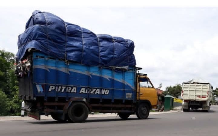 Polres Karawang Batasi Operasional Truk Sumbu Tiga Selama Arus Mudik Lebaran 2026