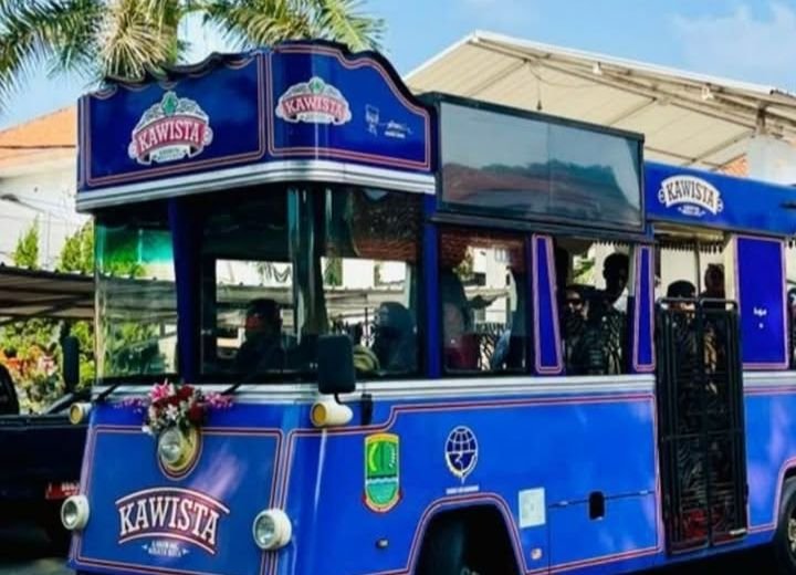 Ngabuburit Naik Bus Kawista, Warga Diajak Menyusuri Sejarah Kota Karawang