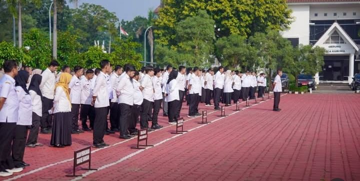 Apel Terakhir Jelang Lebaran, Pemkab Karawang Tekankan Disiplin ASN Saat Cuti Bersama