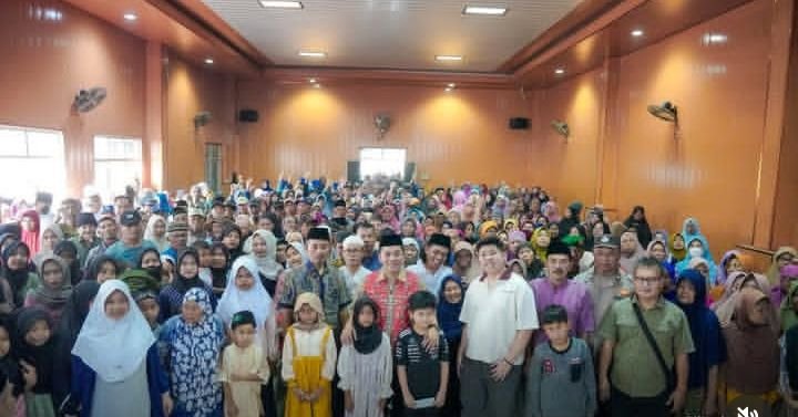 Bupati Aep Syaepuloh Berbagi Kebahagiaan di Kampung Halaman, Ratusan Warga Anggadita Terima Santunan