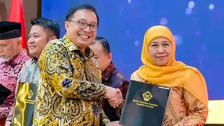 Capaian Ekonomi Jatim 2025 dan Komitmen Gubernur Khofifah Pertahankan WTP