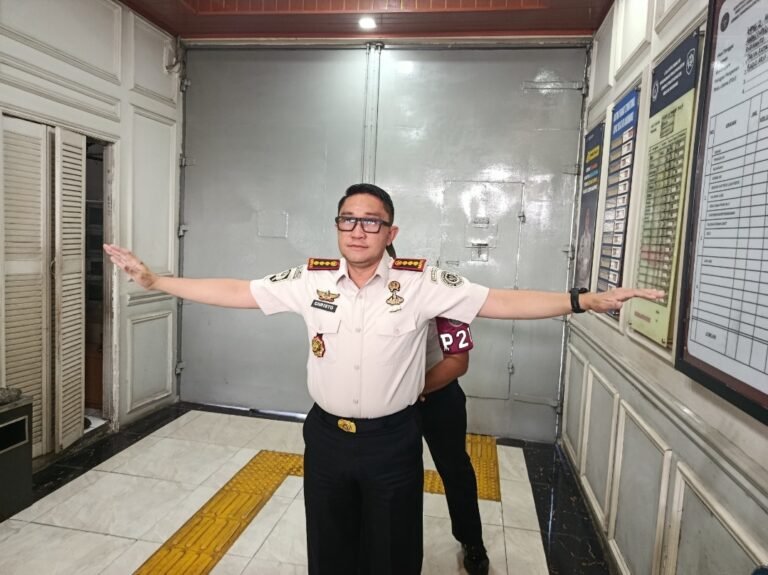 Kalapas Christo Toar Tegaskan SOP Ketat di Lapas Karawang Berlaku Tanpa Pengecualian