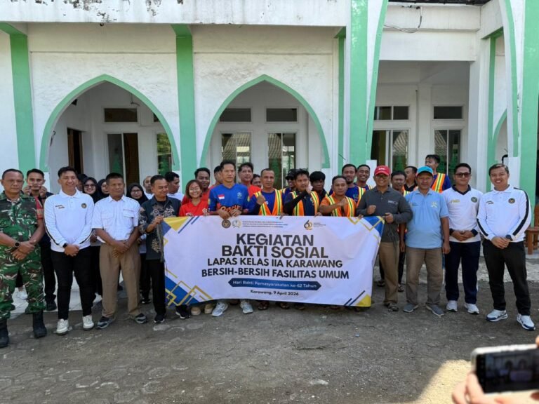 Peringati HBP ke-62, Lapas Karawang Libatkan Warga Binaan dan Karang Taruna Bersihkan Lingkungan