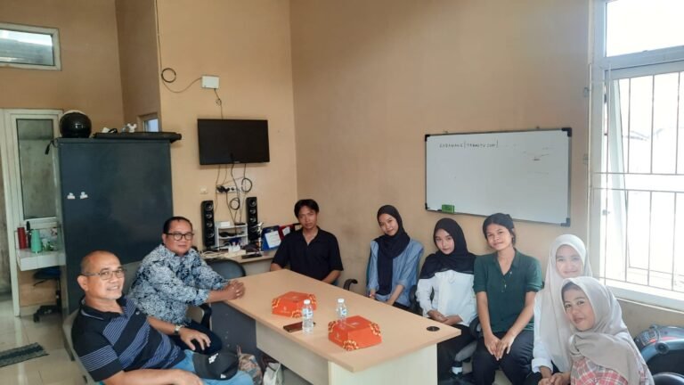 Praktisi HRD & Hubungan Industrial Beri Motivasi Siswa PKL di Karawang