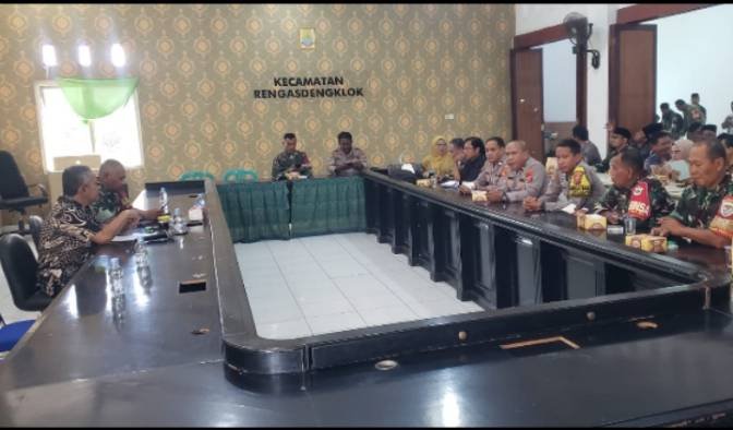 Sembilan Anggota Bhabinkamtibmas Polsek Rengasdengklok, Mengikuti Kegiatan Rakor Adminduk