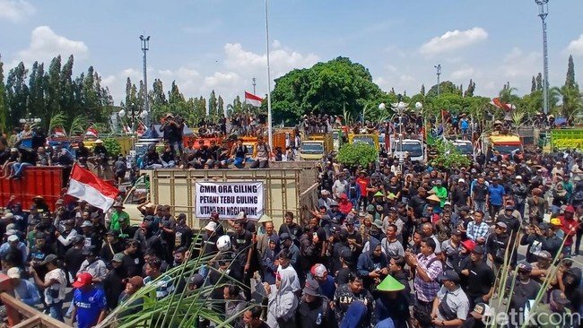 Petani Tebu Blora Demo Tuntut Pabrik Gula Gendhis Kembali Giling