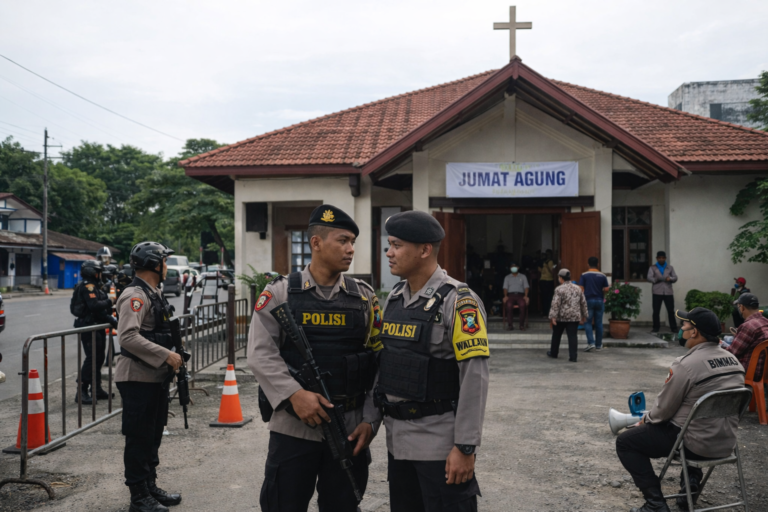 Polres Karawang Jamin Keamanan Ibadah Jumat Agung di Sejumlah Gereja