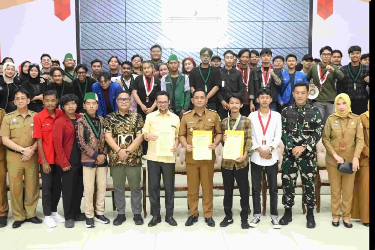 Mahasiswa Sampaikan Tuntutan, Plt Bupati Bekasi Janjikan Tindak Lanjut.