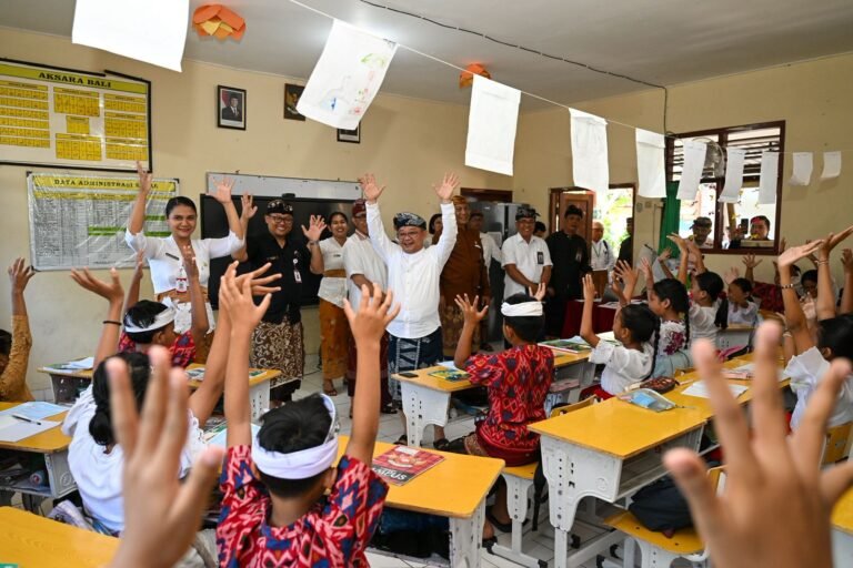 Mendikdasmen Dorong Budaya Literasi dan Menulis sejak SD melalui Pembelajaran Mendalam