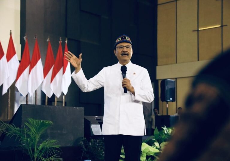 Di Kupang Mensos Gus Ipul Ajak Pemda Lakukan Pemutakhiran DTSEN