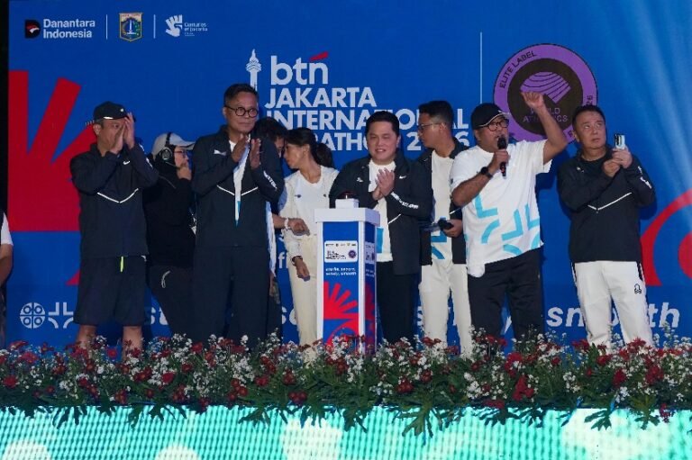 Menpora Erick Thohir Lepas Ribuan Pelari BTN Jakarta International Marathon 2026
