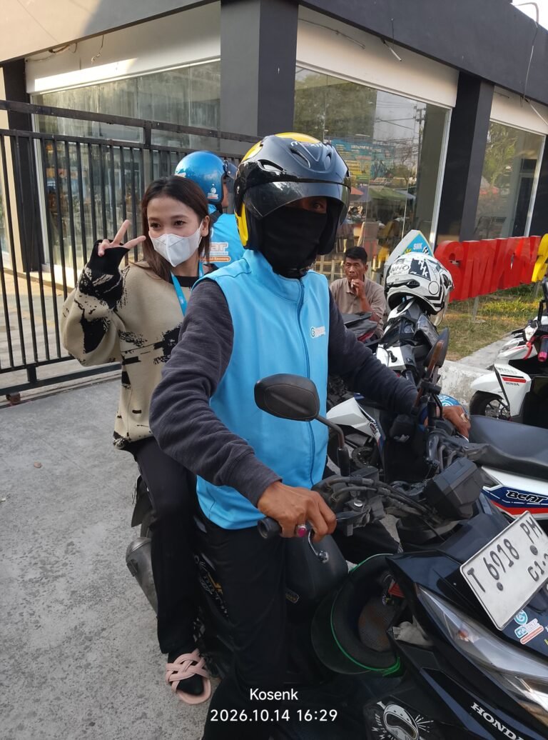 Hari Kedua GOKAR Sahabat Sekolah, Siswa SMKN 2 Karawang Antusias Nikmati Tarif Ringan dan Peluang Reward